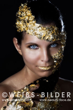 weibsbilder_goldfinger