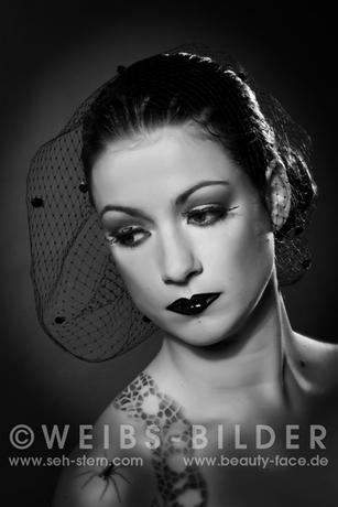 weibsbilder_schwarze_witwe_0073_rz